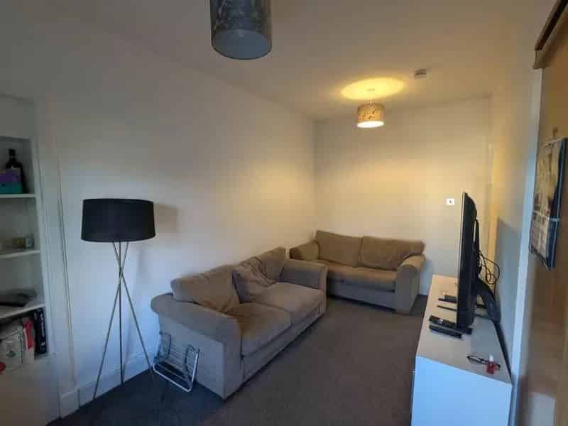 2 Bedroom Flat to Rent in Dundee Hilltown