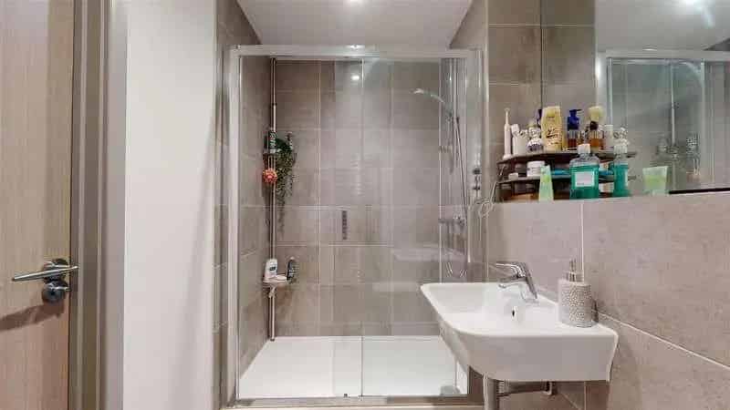 2 Bed Flat for Sale in Bristol Paintworks