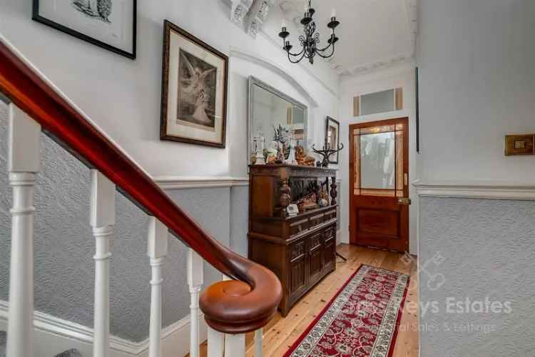 4 Bedroom Victorian House for Rent in Plymouth