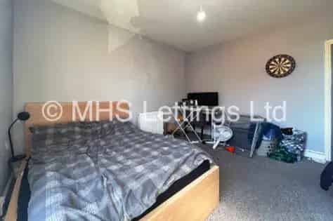 4 Bed House in Hyde Park Leeds - Unlimited Bills