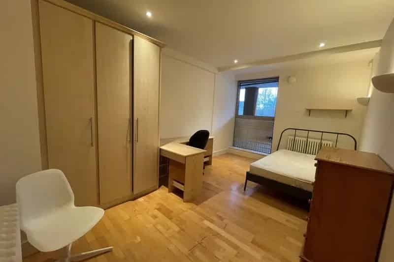 Three Bedroom Apartment Near Kennington Elephant Castle