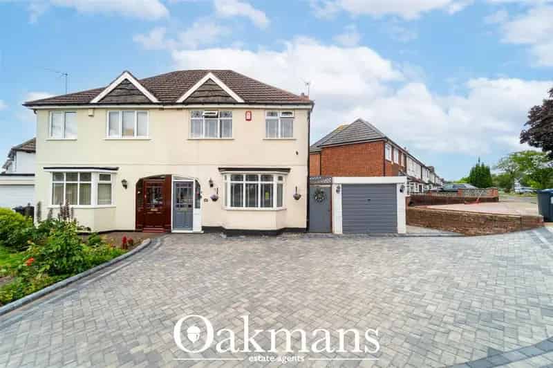 3 bedroom semi-detached house for sale