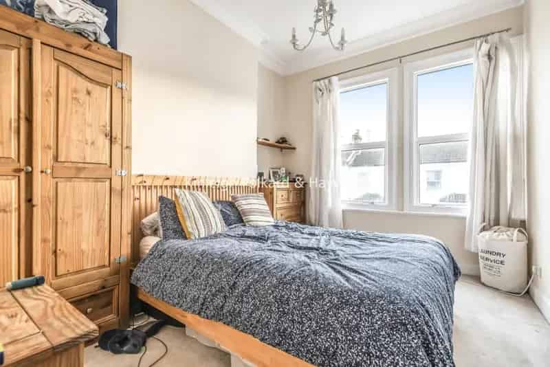 Two Double Bedroom Flat Tooting Zero Deposit Garden
