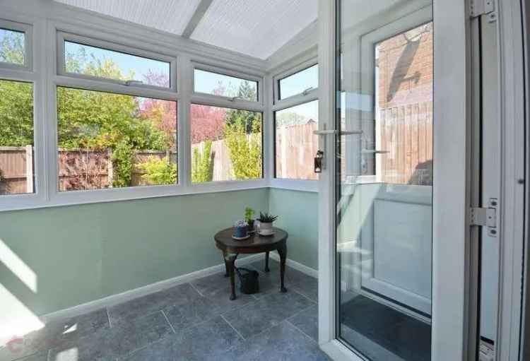 2 Bed House for Sale with Garage and Garden