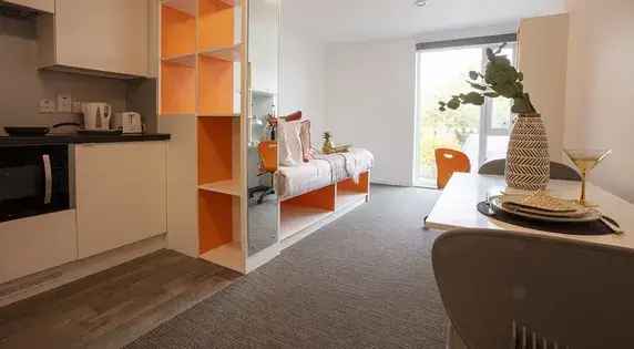 Aberdeen Student Studio 77m² High-Spec Private Bathroom Kitchen
