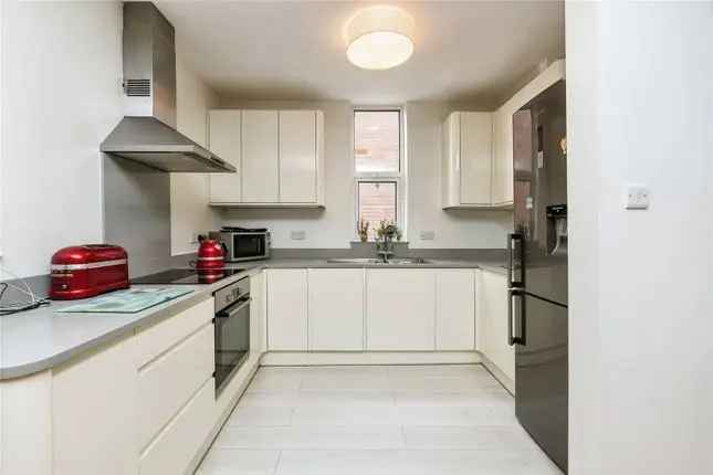 3 Bed Semi-Detached House for Sale in Bristol BS7