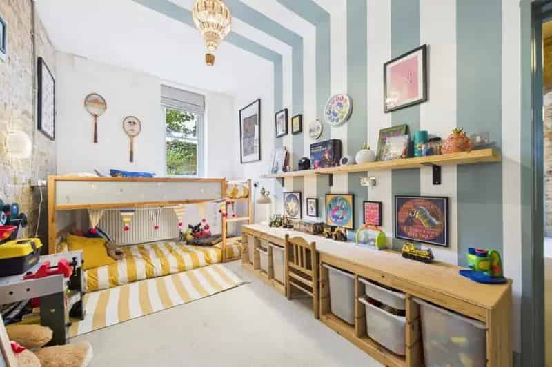 3 Bedroom Grade II Listed Apartment For Sale