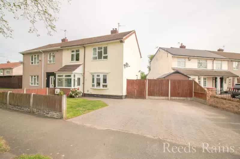 3 Bedroom Semi Detached House for Sale Ellesmere Port
