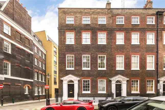 5 Bedroom Family Home Queen Anne's Gate St James's Park London