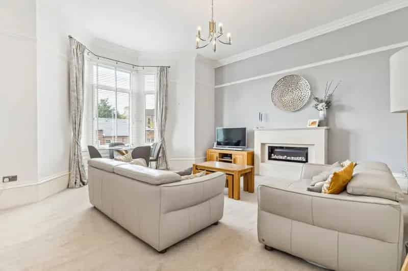2 Bedroom Apartment for Sale in Shawlands Glasgow