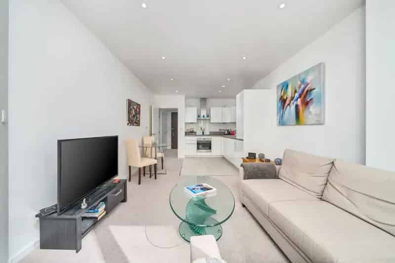 1 Bedroom Flat For Sale Battersea Reach