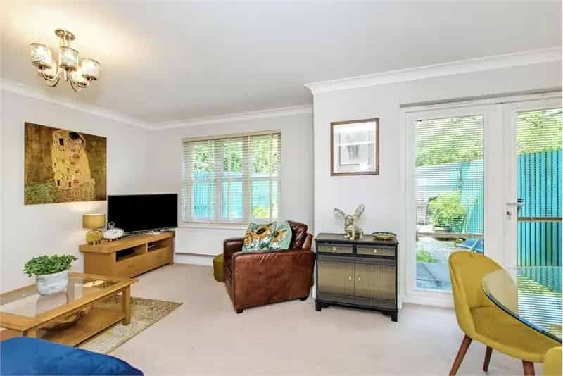 3 Bed End Terraced House with 1 Reception Room
