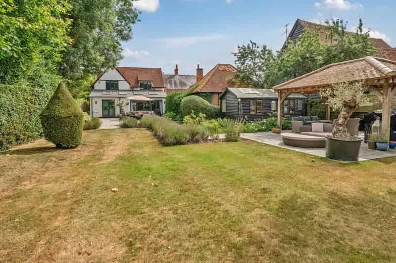 4 bedroom semi-detached house for sale