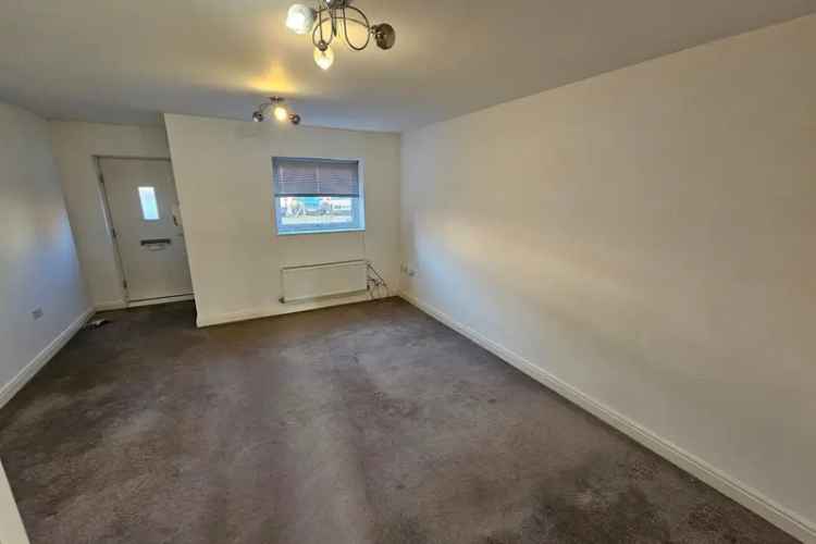 2 Bed House with Garden and Parking