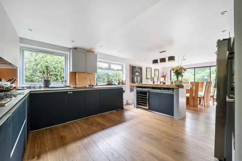 5 Bedroom Detached House to Rent in Hove