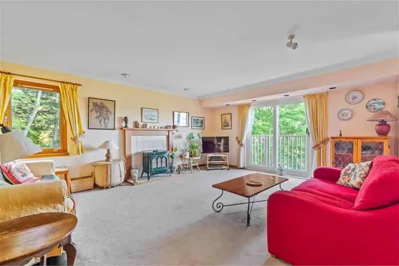 5 Bed Detached House with 2 Reception Rooms and Double Garage