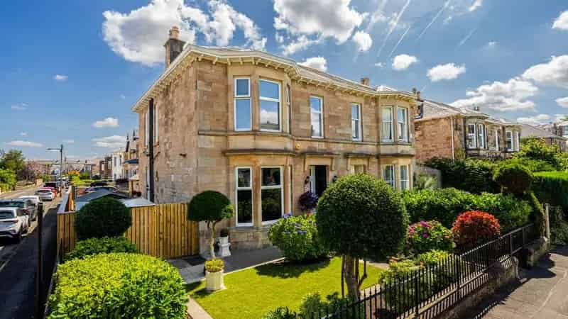 4 Bedroom House for Sale in Shawlands