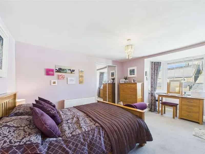 4 Bed Property with Profitable Restaurant - Turnkey Business Opportunity