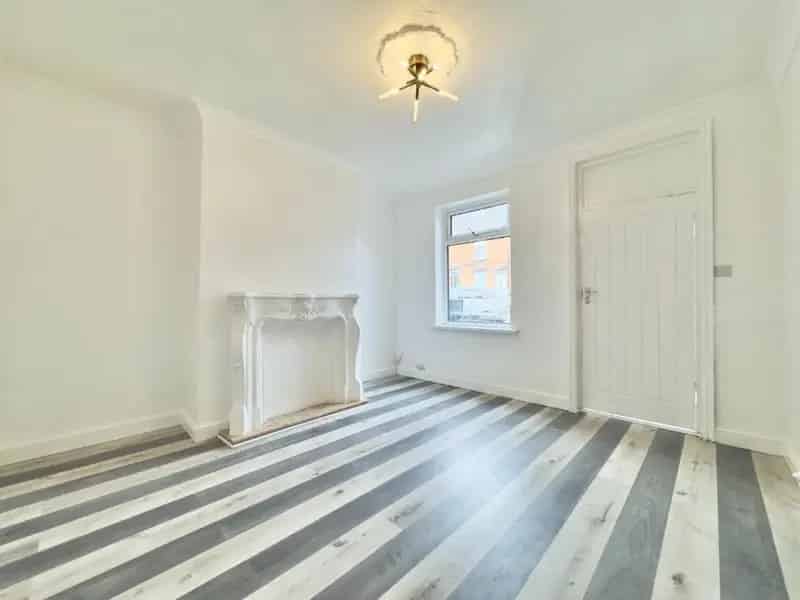 2 Bed House For Sale in Wombwell