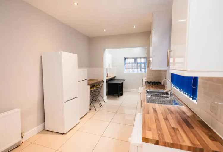 4 Bedroom Furnished House Share to Rent