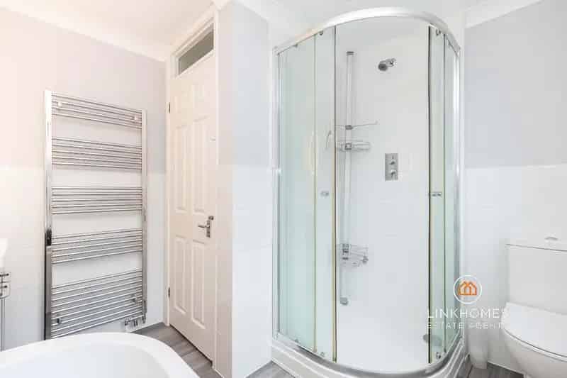 4 Bed Detached House for Sale in Broadstone