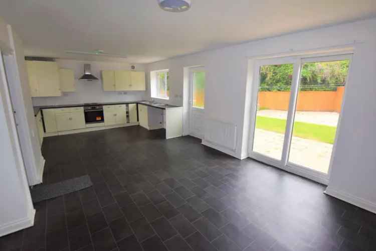 4 Bedroom House To Let Spacious Modern Property