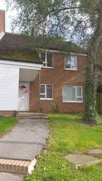 Flat For Rent in Chorley, England