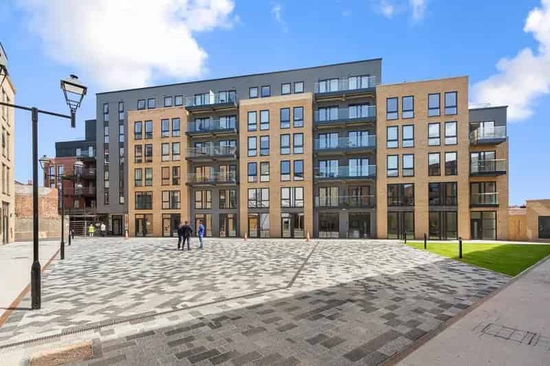 1 Bedroom Furnished Apartment in Carriageworks  Students Welcome