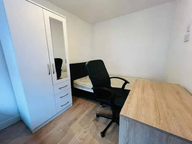 1 Bedroom House Share to Rent