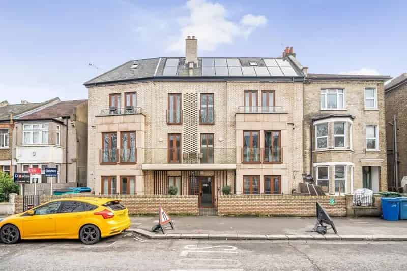 Flat For Sale , London, England