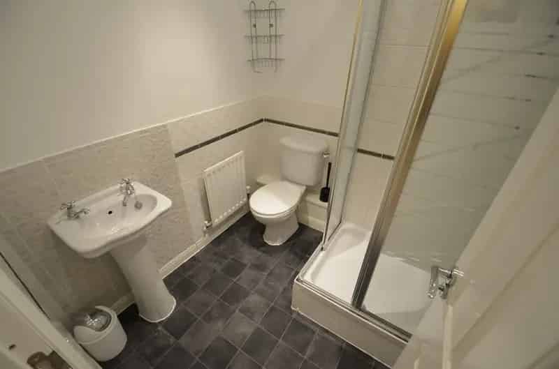 5 Bedroom Student House  Fully Furnished