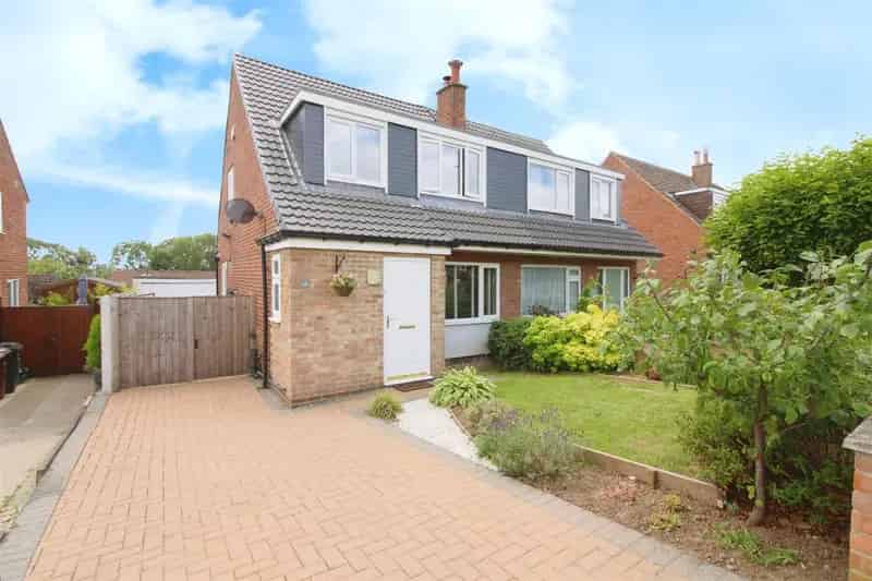 3 Bedroom Semi Detached House to Rent