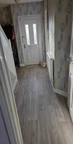 3 Bed House with Outhouse Driveway and Dining Room