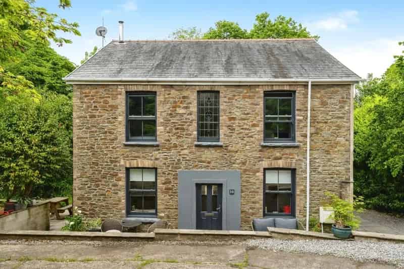 4 Bedroom Detached House for Sale in Clydach
