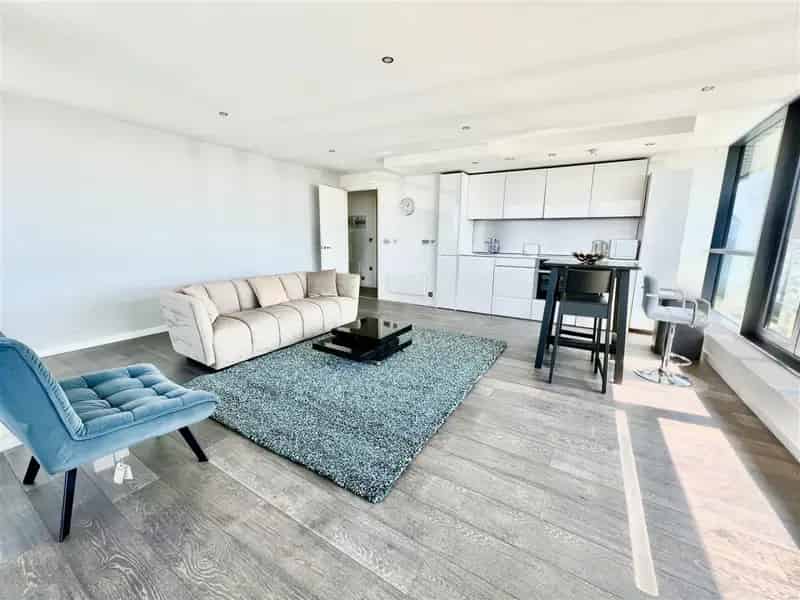 2 Bedroom City Centre Apartment To Let