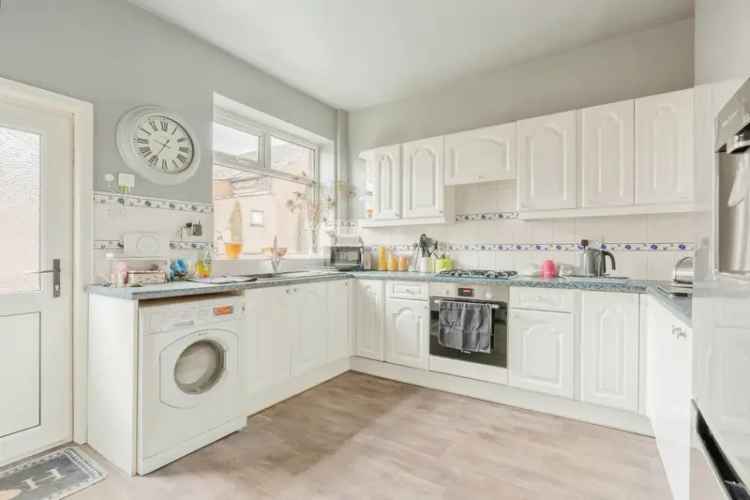 Mid Terrace House Harle Syke Two Double Bedrooms Family Bathroom