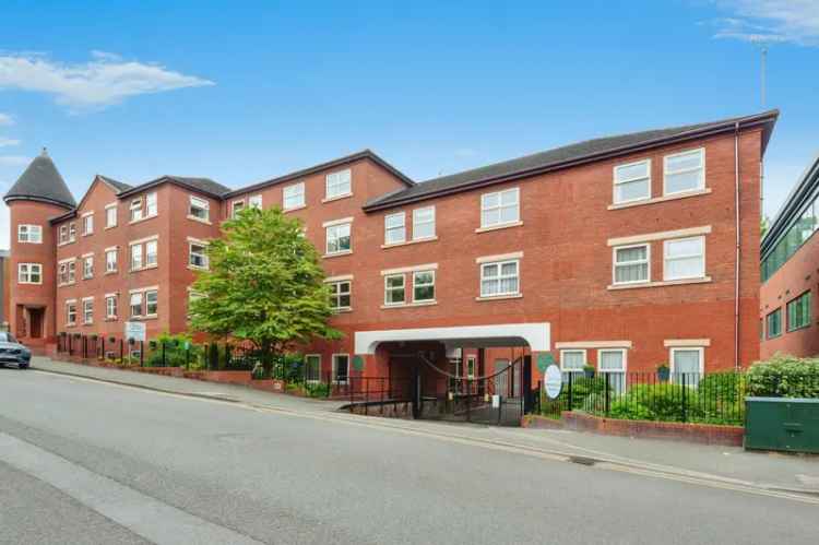 Flat For Sale in Church Street, Wilmslow, England