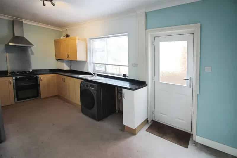 2 Bedroom Semi-Detached House to Rent