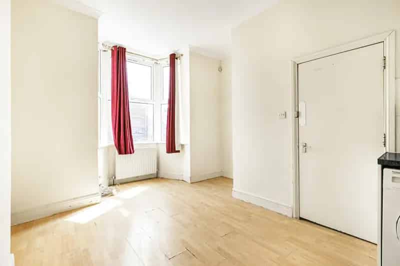 2 bedroom Flat
 For Sale