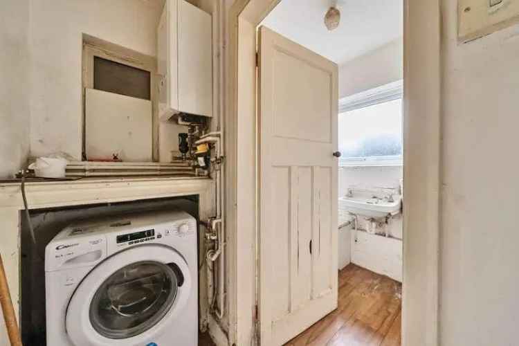 3 Bed House for Sale in Cowley - No Onward Chain