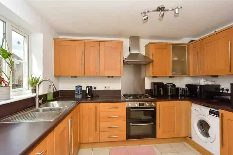 4 Bedroom Townhouse For Sale in Popular Modern Development