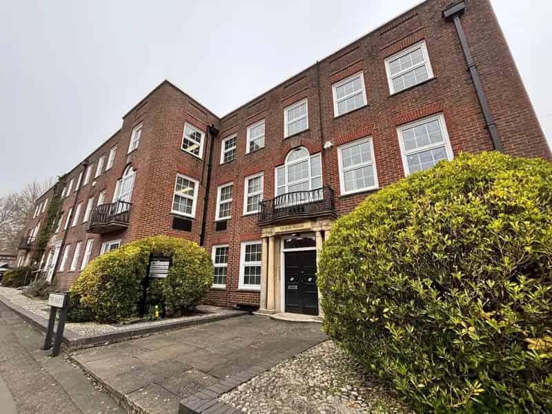 Town Centre Office Suite with Parking