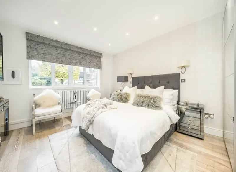 Stunning 2-Bedroom Flat High Street Kensington Earls Court