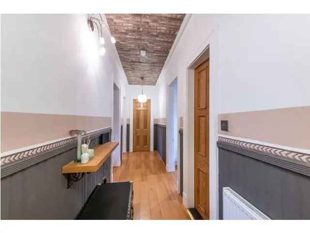 2 bedroom flat  for sale