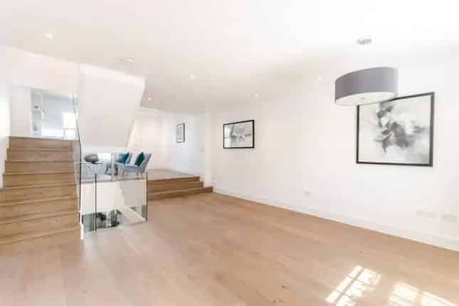 3 Bedroom House for Sale in Marylebone London NW8