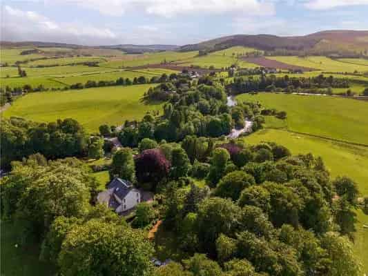 Reekie Linn House: Charming Modernised Home with Garden