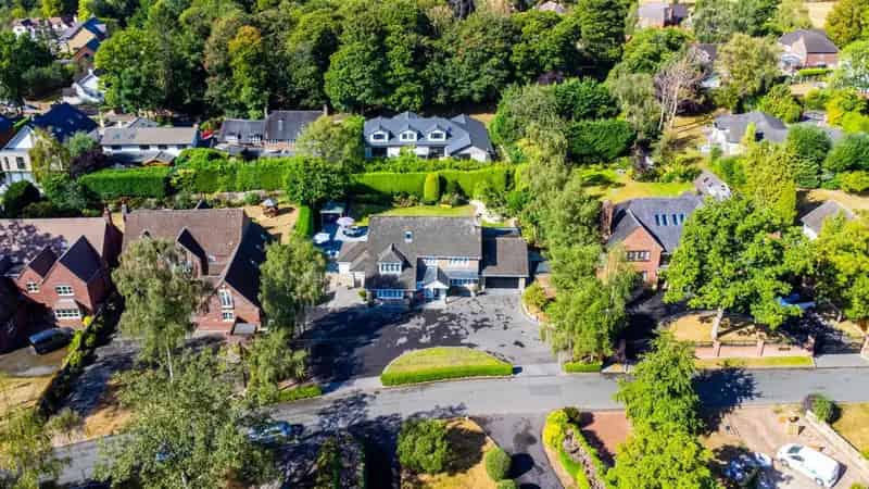 5 bedroom House
 For Sale