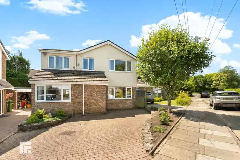 4 Bedroom Detached House for Sale in Radyr