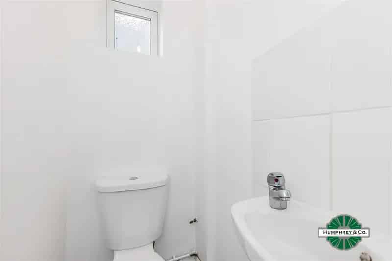4 Bedroom House to Rent in London