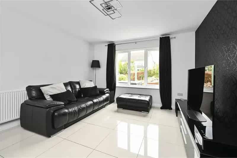 4 Bed Detached House with 2 Reception Rooms Gorebridge